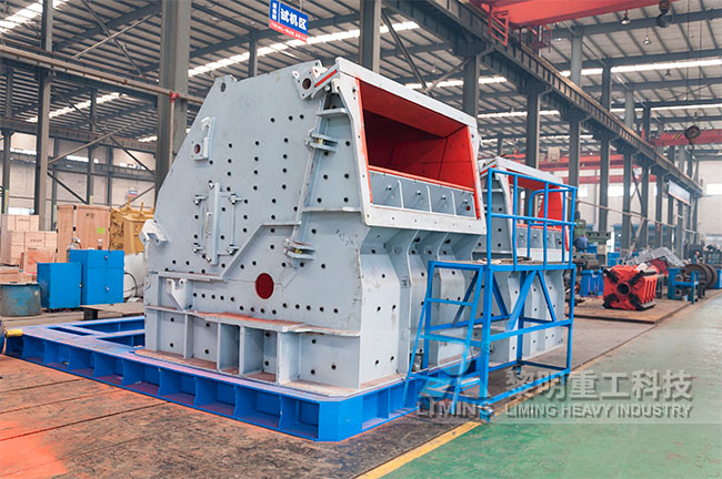 客戶來廠參觀 CI5X系列反擊式破碎機車間圖