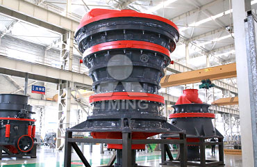 客戶來廠參觀 HGT旋回式破碎機(jī)展廳圖