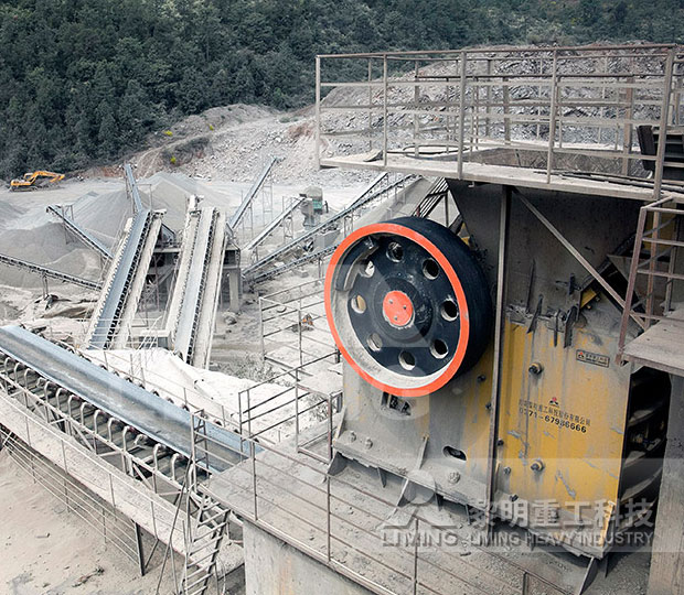 云南玉溪時產(chǎn)350噸石灰石破碎生產(chǎn)線