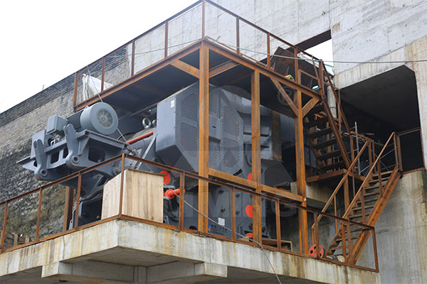 時產(chǎn)700噸石灰石破碎生產(chǎn)線